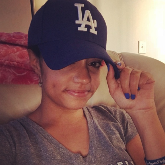 Meet your Posher, Nicole - Picture 1 of 1